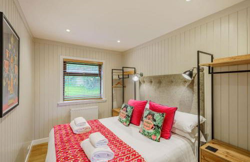 Conifer Lodge 25 with Hot Tub - Photo 2