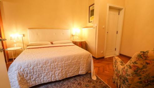 TUSCAN HOUSE WITH GARDEN - with Wi-Fi, Free Parking - Foto 4, wardrobe