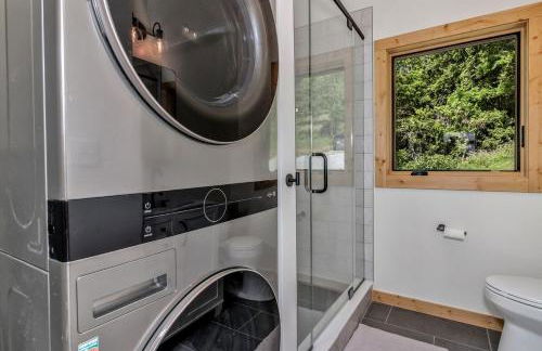 Romantic Mountain Retreat with Hot Tub and Panoramic Views Near Marshall, NC - Foto 16