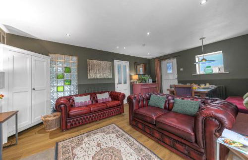 No.1 The Coach House - Photo 40