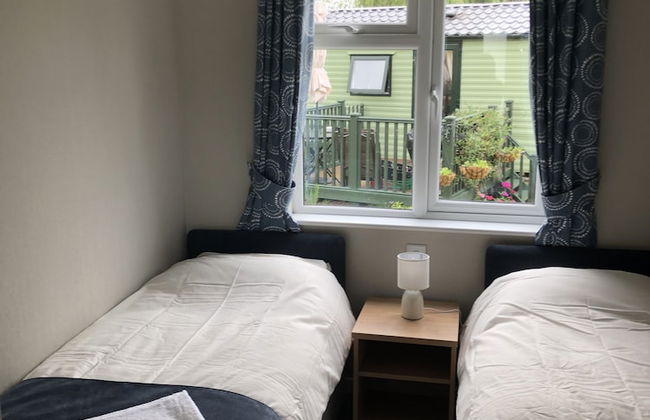 Beautiful and Tranquil Lakeside Lodge - Sleeps 5 - Foto 5