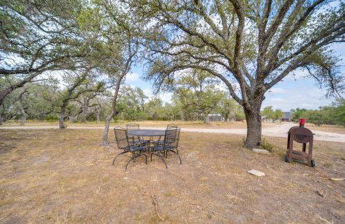 Happy Haven | Hill Country Couples Cabin Retreat - Foto 23