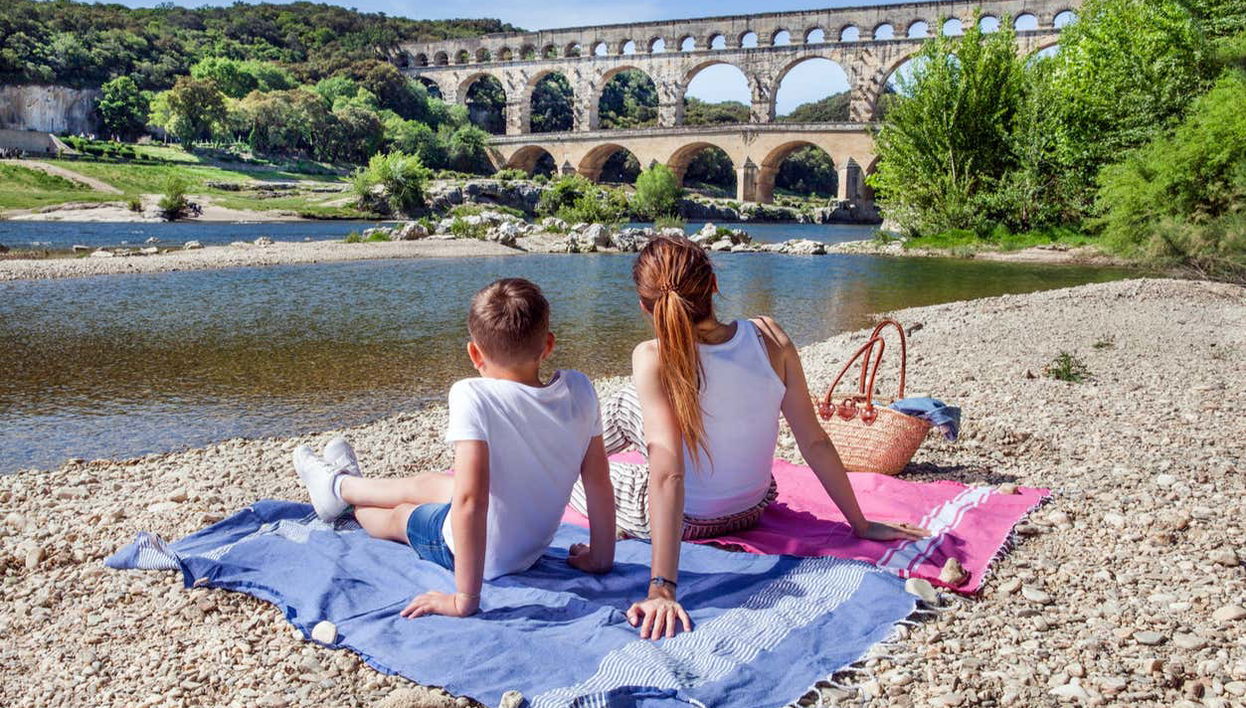Contemplando l'acquedotto Pont du Gard