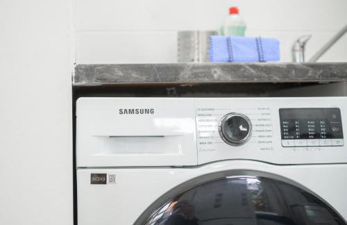 Silver Pines - 2BR - King Bed - 6 Guests - Wi-Fi - Free Parking - Foto 14