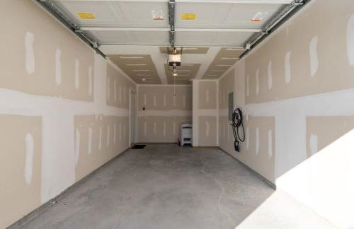 Stylish 3BR Getaway across Bristol Speedway - Foto 53