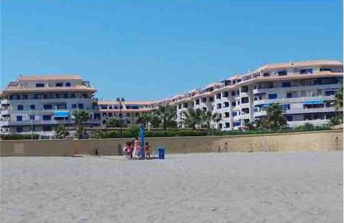 Sabinillas Beachside & Summer Pool 3BR - Photo 34