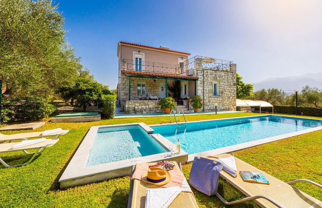 Villa Dimitris Large Private Pool Walk to Beach Sea Views A C Wifi Car Not Required Eco-frien - 1923 - Foto 21