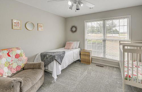 Waterfront Kansas Home with Private Fire Pit! - Foto 22