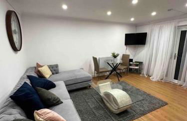 The Gated 2Bedroom Annex Dartford - Photo 1