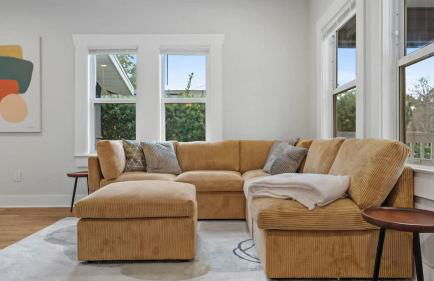 Mid-Century Modern Retreat by Coffee, Food + Shops - Foto 10