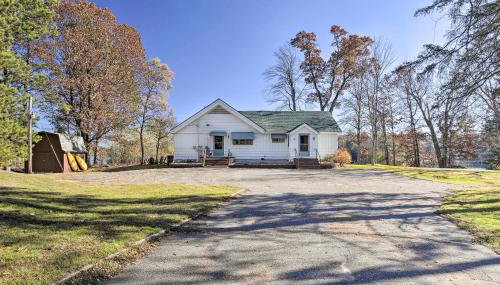 Retro Rhinelander Lake Retreat with Fire Pit! - Foto 2