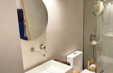 Architect designed house with pool and private beach - Photo 14