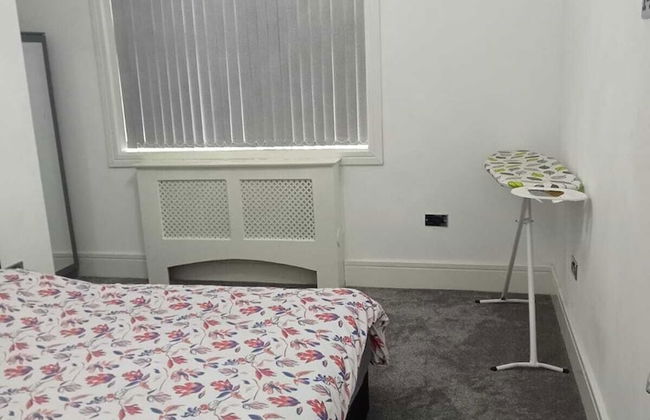 Charming 2-bed Apartment in Wolverhampton - Foto 3