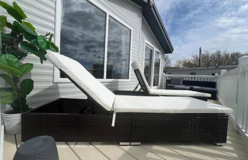 NEW 2025 Modern 3Bedrooms Lodge Walk to Beach - Foto 3