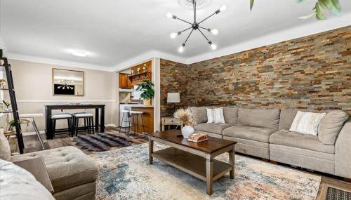Newly Renovated 4 Bedroom 2 Bath Downtown Dearborn - Foto 4