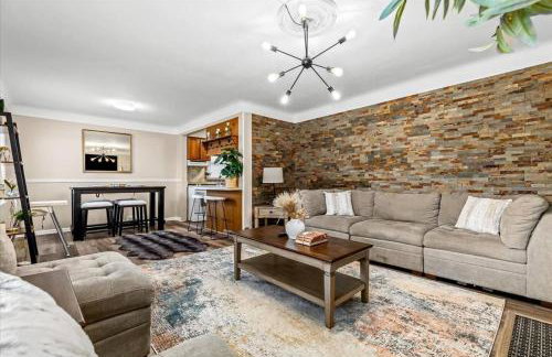 Newly Renovated 4 Bedroom 2 Bath Downtown Dearborn - Foto 4