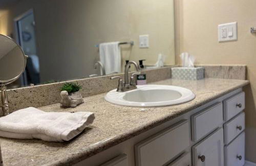 Newly Listed! 20 Percent Off! Golf and Tennis Community Retreat - Foto 1