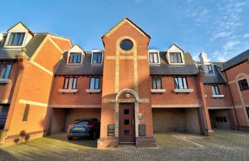 Stylish 1 Bedroom Apartment with Free Parking and Links to London & Essex - Foto 19