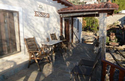 Giorgos' & Noula's Cottage in Desfina village- near Delphi - Foto 26