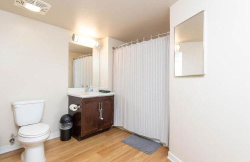 Cozy 2BR Apt in Downtown LA with Pool & Hot Tub - Foto 14