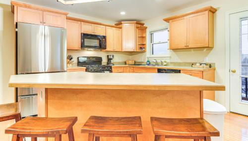 Ski-InandSki-Out Condo at Pleasant Mountain! - Photo 3