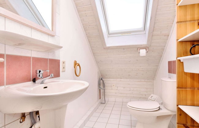 Modern Holiday Home in Schönberg with Hot Tub - Photo 29