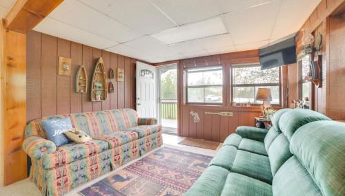 Cozy Onaway Vacation Rental with Deck and Fire Pit! - Foto 5