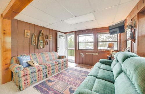 Cozy Onaway Vacation Rental with Deck and Fire Pit! - Foto 5