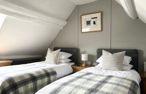 Number 22, Castle Street - Photo 3