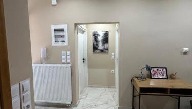 Silver House - Photo 2
