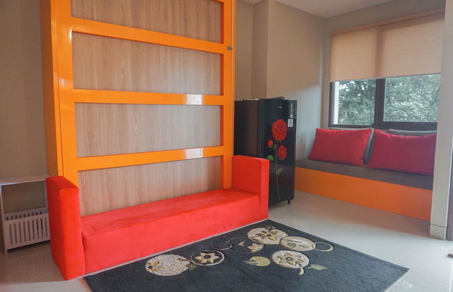 Cozy Studio Apartment At LRT City Jatibening - Foto 7