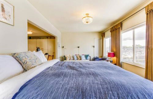 Two Bedroom, Two Newly Renovated Bathrooms, Deck - Foto 3