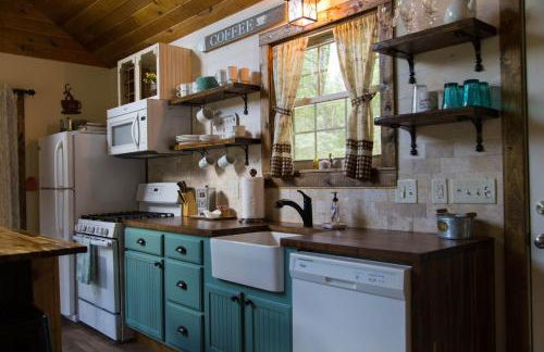 Heaven's Hideaway- perfect getaway near the river! - Photo 4