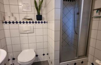 Luxus - 7 Personen 5 Bäder, 5 Schlafzimmer, Küche, Parkplatz, Ruhig - Foto 15