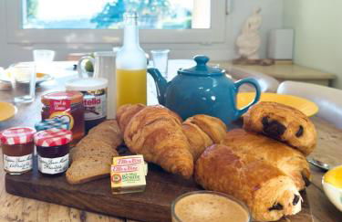 Exclusive Authentic Riviera Villa - Private Pool, Pétanque Court, Panoramic Mediterranean Sea & Estérel Mountain Views - Foto 11