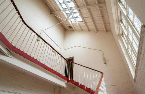 2BD Loft Style Apt - Edinburgh - Free Parking - Pass the Keys - Foto 58