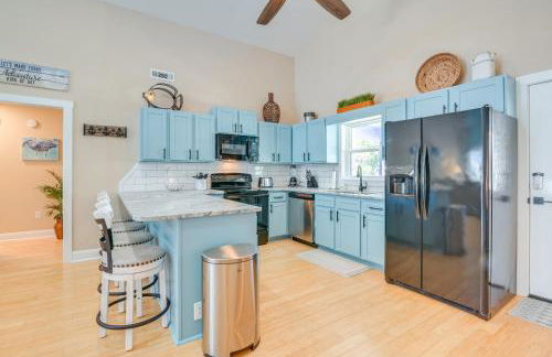 Walk to Surfside Beach Poolside Oasis - Foto 7