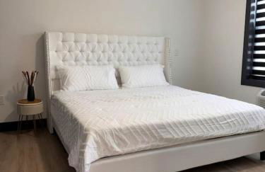 Spacious Apt 15 mins to NYC with Free Indoor Parking - Foto 16