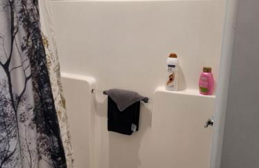 Hazel's Goose Creek Lodge - Private Riverfront! - Foto 37