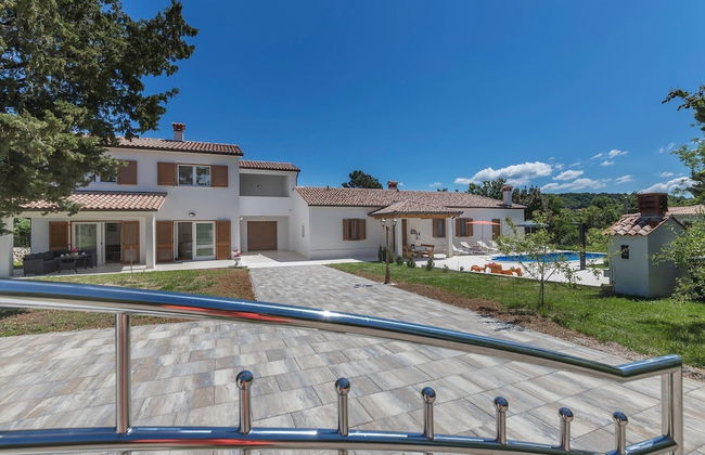 Large Holiday Home With Swimming Pool - Foto 33