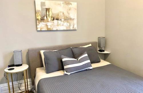 Walk to Wrigley 3BR1BA Sleeps 8 Free Parking - Foto 23