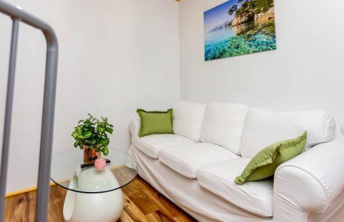 Holiday House Antique - Photo 12