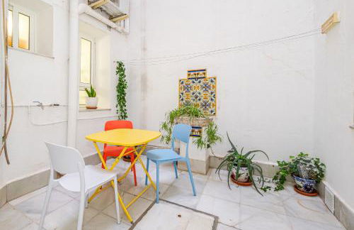 Bonito y muy fresco apartamento con patio privado - Photo 16