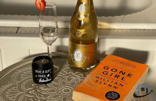 Petham Cottage Stanwick 2 bed sleeps 6 - Photo 41