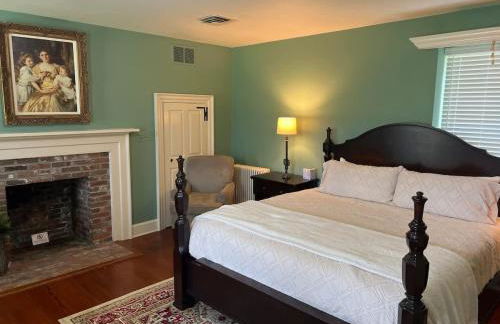 Vaux Hall Manor - 5BR Historic Farmhouse on Bay - Foto 29