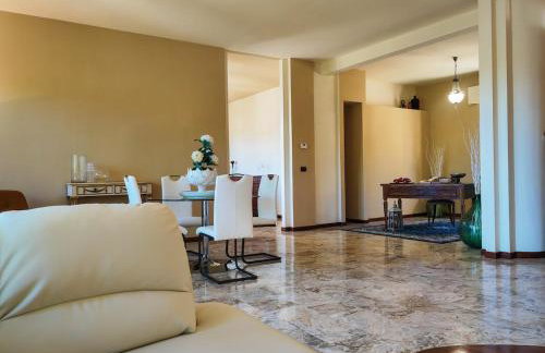 Bellissima villa immersa nelle colline lucchesi - Foto 9