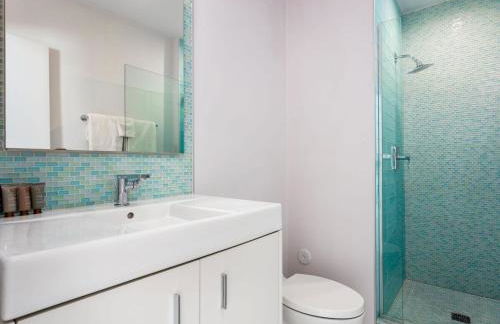 As seen on HGTV Desert Flippers The Pink Door - Foto 39