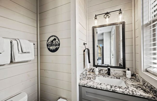 NEW Lake Cabin Sleeps 14 Indoor Pool Hot Tub - Foto 13