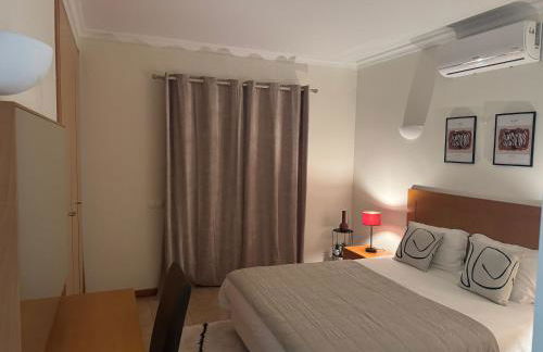 Lovely 3 Bedroom Villa with Pool in Great Location - Foto 11