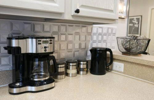 Renovated Modern Industrial Suite 2 BR Condo - Foto 15